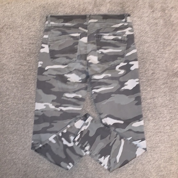 Democracy Jeans - Picture 2 of 7